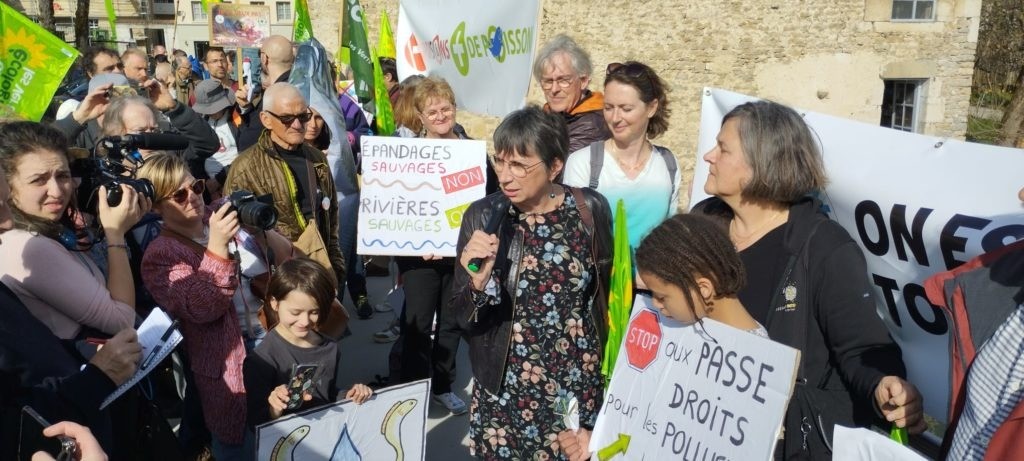 Anne Vignot, Maire EELV de Besançon, et Dominique Voynet, secrétaire régionale EELV FC, ministre de l’Environnement de 1997 à 2001